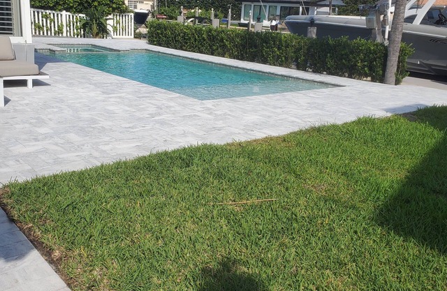 Charming 2-bedroom 2-bath house with pool in pleasant Pompano Beach