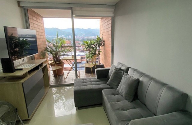 Charming 2 Bedroom/2 Full Bath Apartment in Medellin w/WiFi