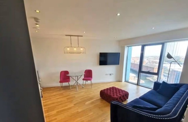 Charming 2-bedroom apartment in delightful Liverpool with WiFi