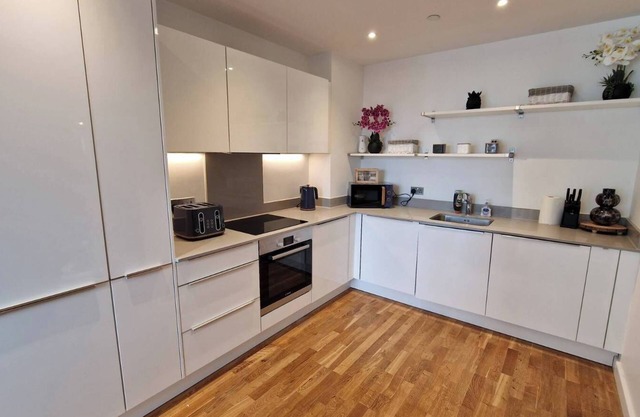 Charming 2-bedroom apartment next to Bromley station