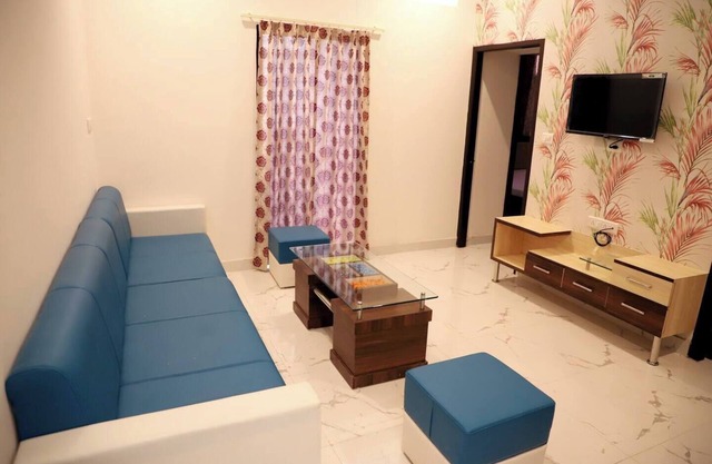 Charming 2-bedroom apartment with WiFi, AC in welcoming Udaipur
