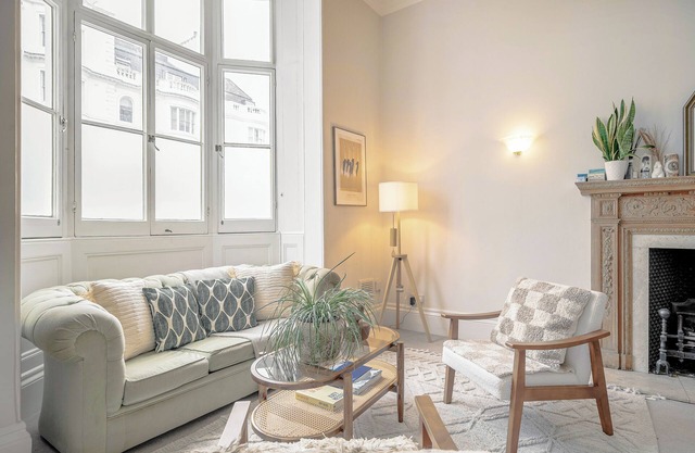 Charming 2-bedroom apartment with AC, WiFi in phenomenal London
