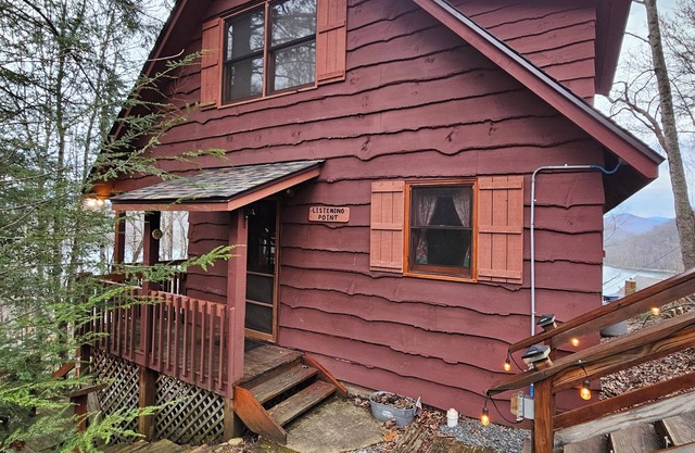 Charming 2-bedroom cabin in Topton