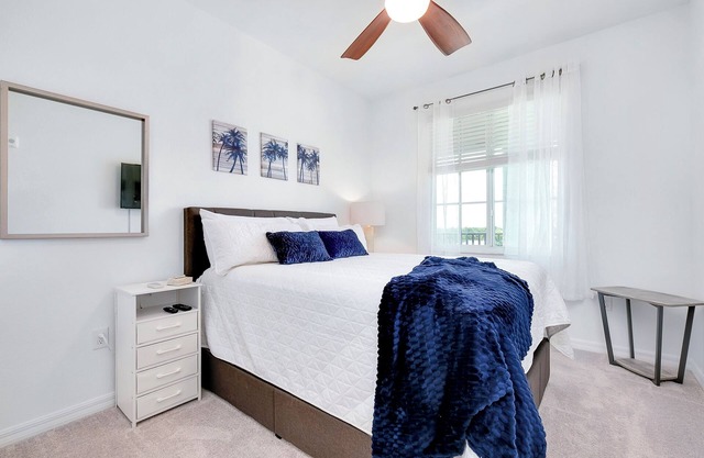 Charming 2-bedroom condo with Wi-Fi, AC in Wellen Park with a 4th floor view