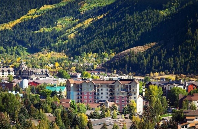 Charming 2-bedroom condo with WiFi, fitness room in brilliant Avon