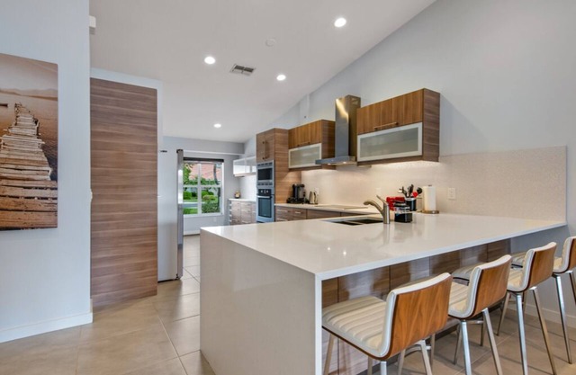 Charming 2 Bedroom+Den Villa in Naples, Florida