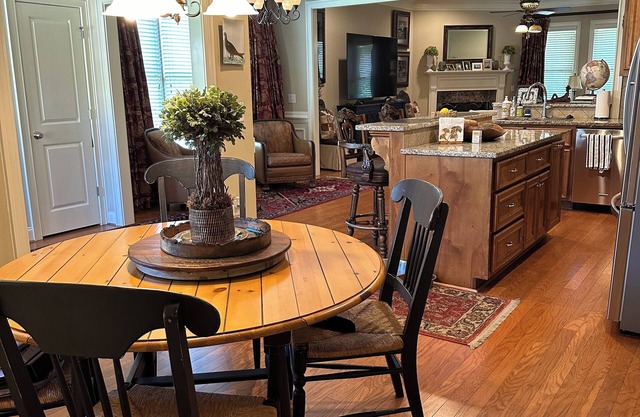 Charming 2-bedroom Game Day home close to campus and downtown Auburn