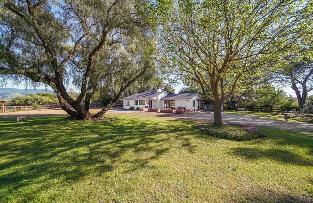 Charming 2-bedroom house with WiFi and AC in serene Santa Ynez
