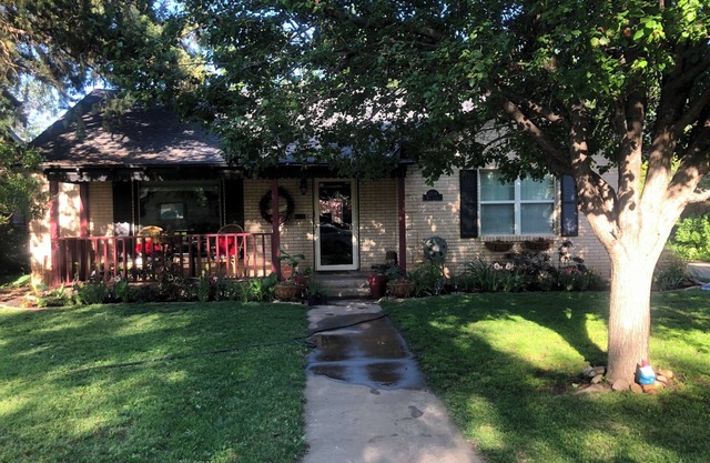 Charming 2-bedroom home in fabulous Amarillo with WiFi, and a Coffee Bar!