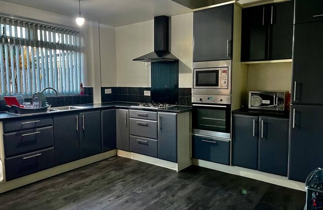 Charming 2-Bedroom Home with Modern Amenities
