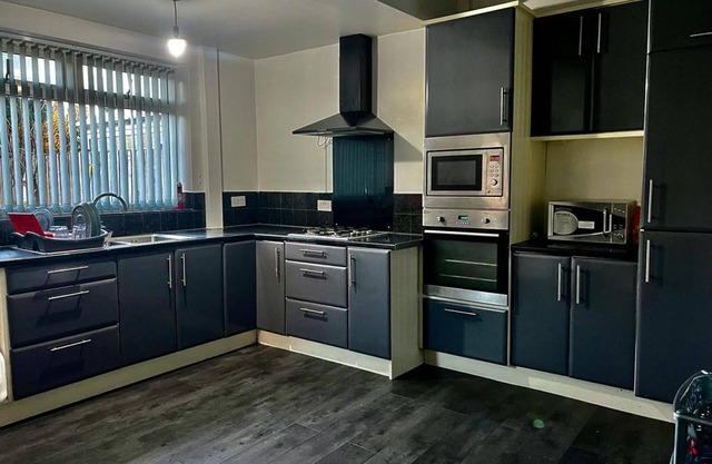 Charming 2-bedroom Home With Modern Amenities