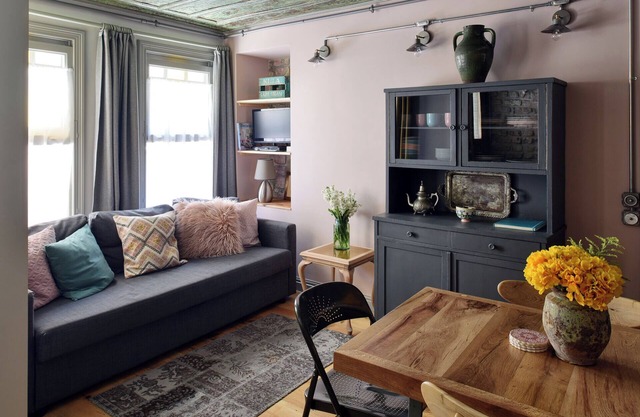Charming 2-bedroom house with WiFi and AC in vibrant Istanbul