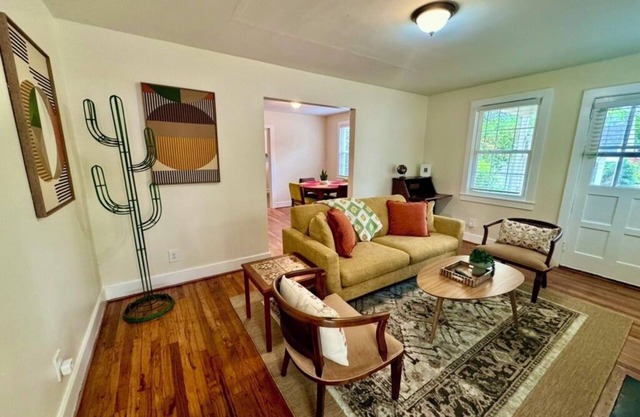 Charming 2-bedroom house with WiFi, Minutes from Masters & Downtown Augusta
