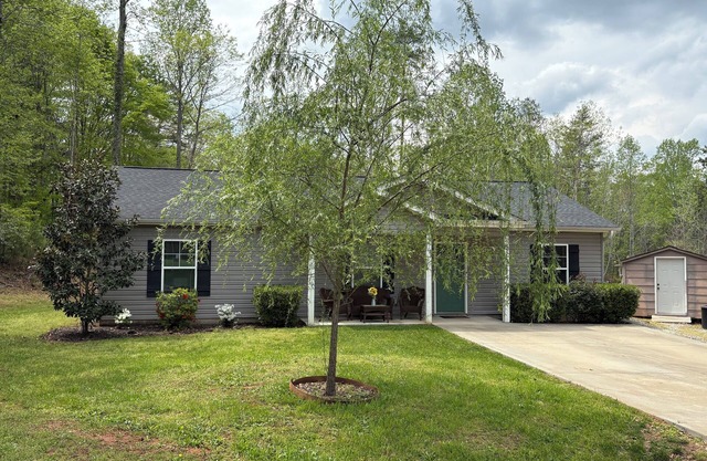 Charming 2-bedroom house in wonderful Taylors with AC, WiFi