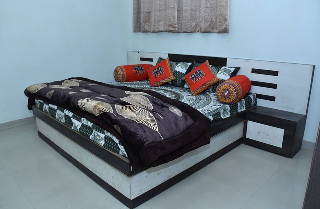 Charming 2-bedroom independent villa with AC and WiFi in enchanting Jaipur