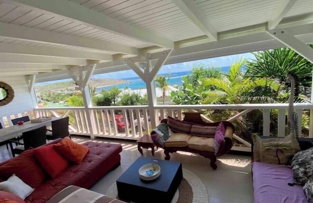 Charming 2-bedroom house in welcoming Saint Martin with AC, WiFi