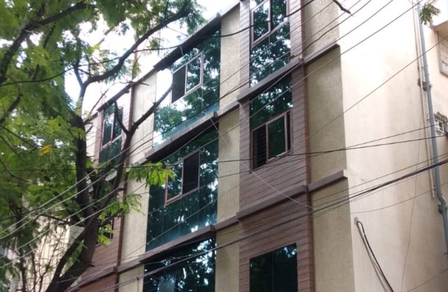 Charming 2-bedroom pent house apartment with WiFi, AC in lovely AbidsHyderabad