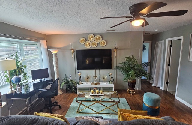 Charming 2-bedroom Private Space with WiFi, AC in welcoming Palm Bay, FL