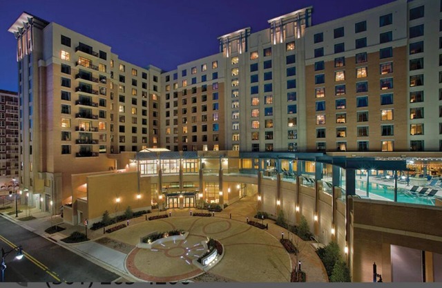 Charming 2-bedroom resort with fitness room, WiFi in marvelous National Harbor