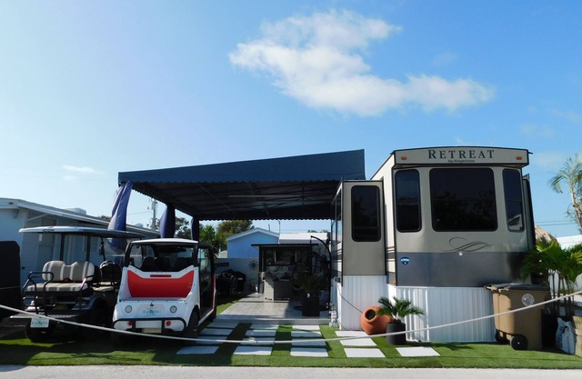 Charming 2-bedroom RV Hideaway campground in Key Largo; Sun & Fun!
