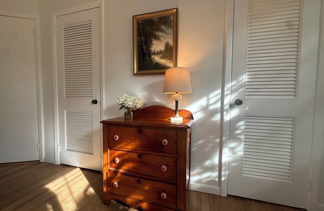 Charming 2-bedroom bungalow summer rental in East Hampton