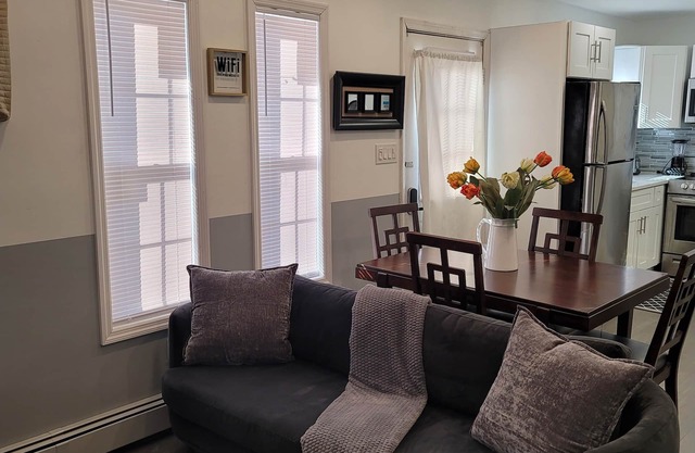 Charming 2-bedroom apartment with WiFi, AC in enchanting Wading River