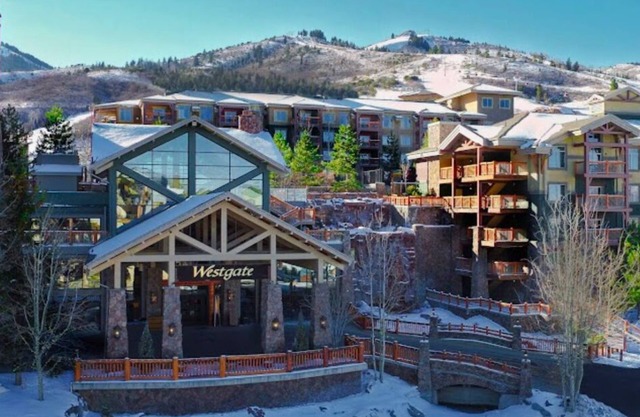 Charming 2-bedroom villa in lovely Park City with AC, WiFi, fitness room