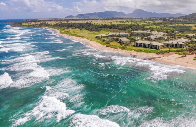Charming 2-bedroom Villa A/C, Resort Access, Pools, Beach Front, Free Parking!!