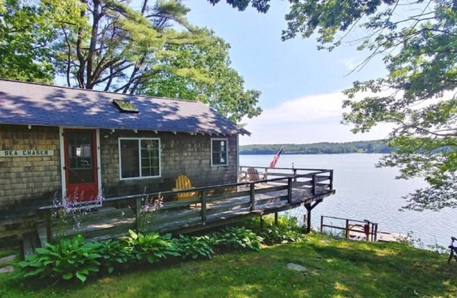 Charmant cottage au bord de l’eau avec 2 chambres et vue imprenable sur la rivière New Meadows