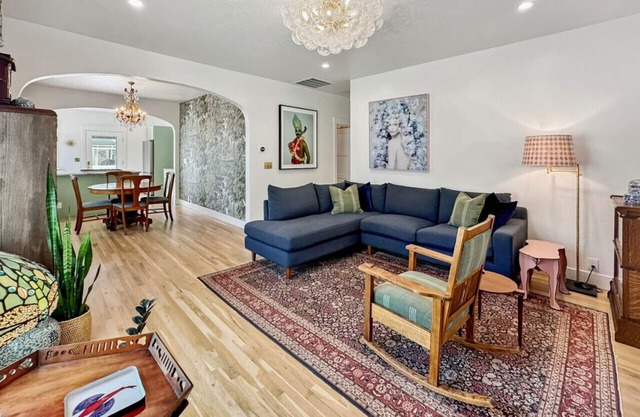 Charming 2-BR, Near Hyde Park, Cozy Fire Bowl