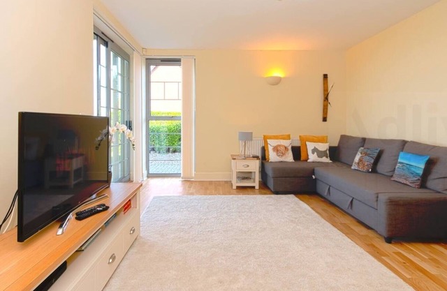Charming 2-bedroom, pet-friendly, ground-floor apartment in Birchington, Thanet, Kent