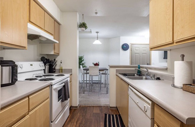 Charming 2BD/2BA Retreat in Covington, WA
