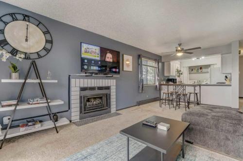 Charming 2bd Near to Stores Restaurants & Hiking