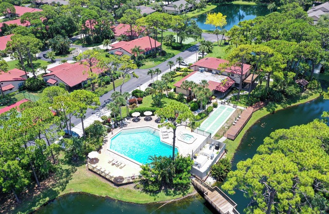 Villa Pine Tree, 2BR/2BA, community pool, Tennis
