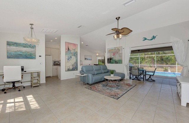 Charming 3/2 Home W/Saltwater & Heated Pool Near Several Beautiful Beaches