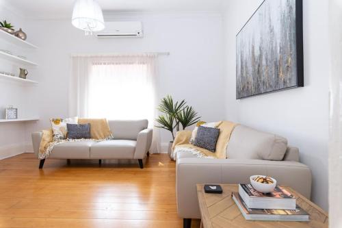 Charming 3-Bedroom Sandstone Haven with free wine