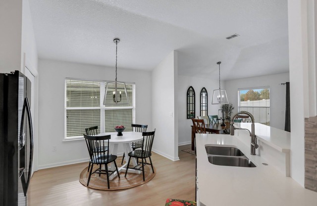 Charming 3-bedroom house with WiFi, AC in wonderful Green Cove Springs
