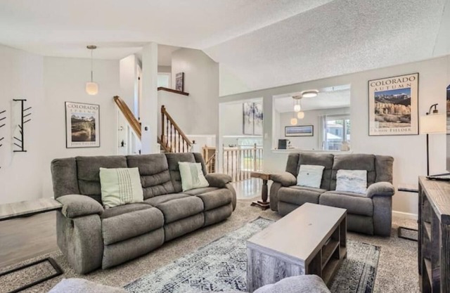 Charming 3 BDR Home w/Hot Tub & Sauna