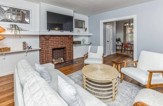 Charming 3-Bdrm in Pittsburgh