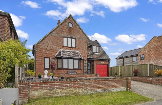 Charming 3-Bed House sleeps 6 in rural setting