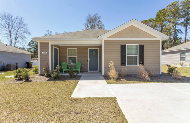 Charming 3-bedroom cottage with WiFi, AC in lovely Ocean Isle Beach