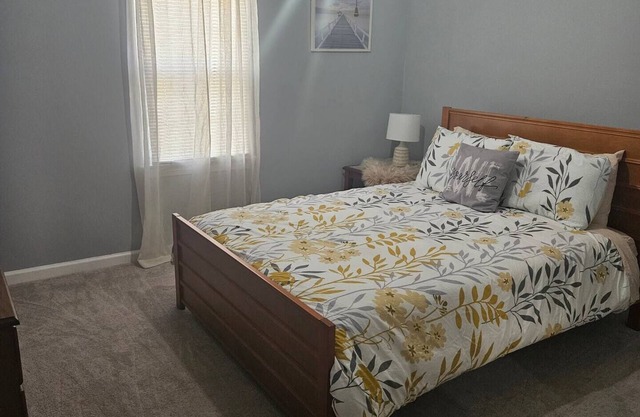 Charming 3-bedroom house with AC and WiFi near Downtown Elizabeth City