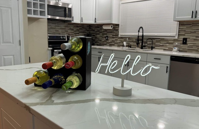 Charming 3-bedroom house with WiFi and AC in Virginia Beach