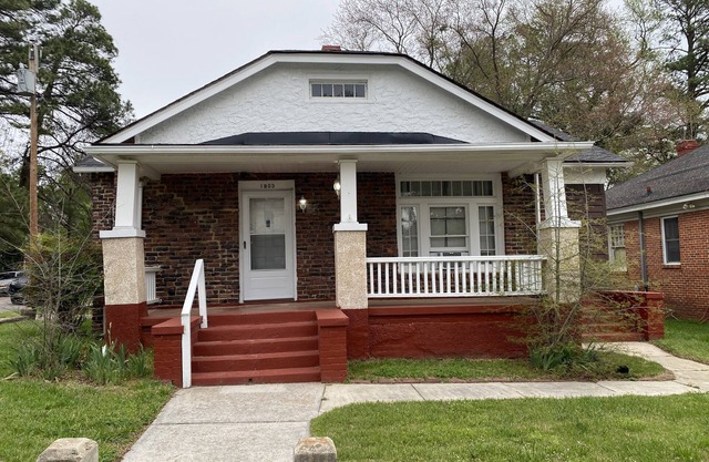 CHARMING 3 BEDROOM 2 BATHROOM HOUSE