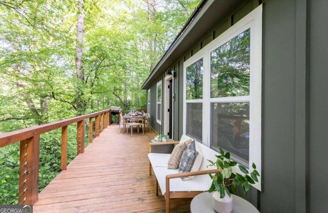 Charming 3-bedroom cottage w/ hot tub and fire pit in Blue Ridge