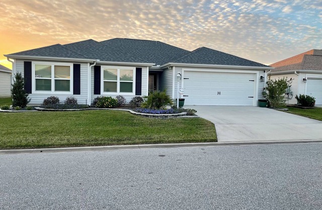 Charming 3-bedroom cottage house in The Villages