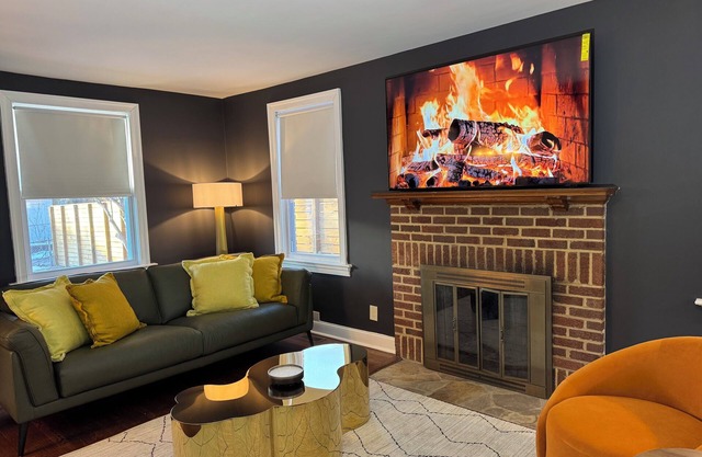 Charming 3-bedroom house with WiFi and AC in Washington
