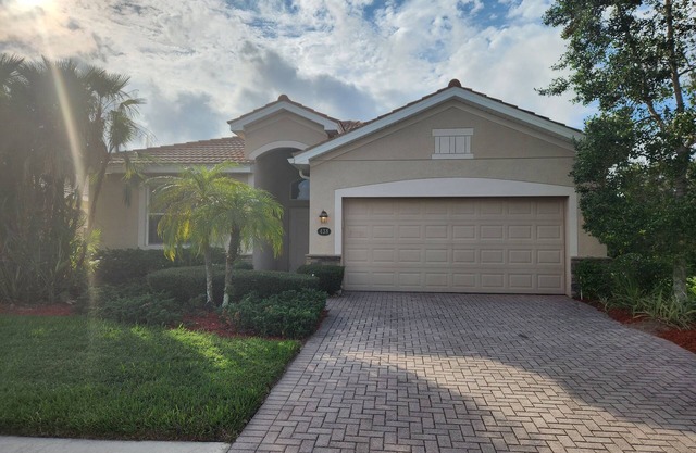 Charming 3-bedroom house with WiFi, fitness room in marvelous Bradenton