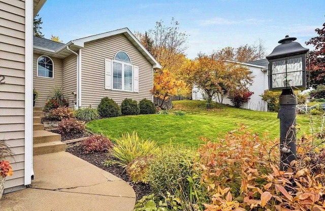 Charming 3-Bedroom House 3 mi to NFL Draft Experience and Lambeau Field