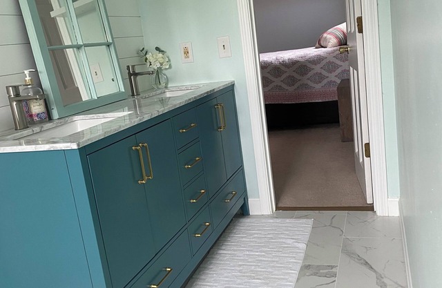 Charming 3-bedroom house with AC and WiFi minutes to Portsmouth & beaches